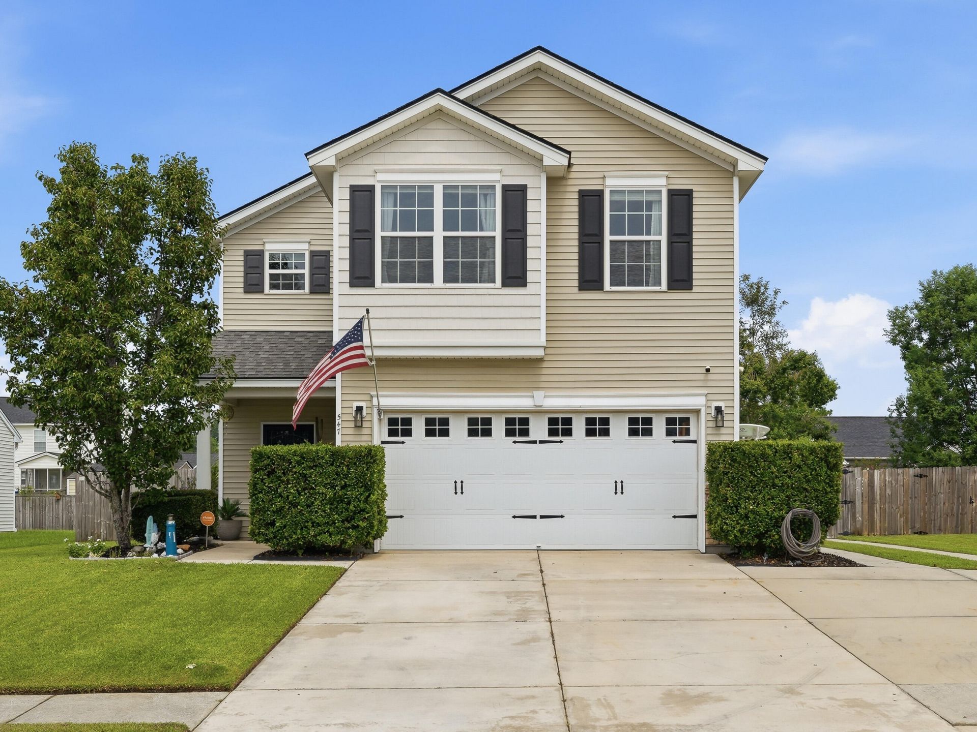 547 Flycatcher Drive Photo 3