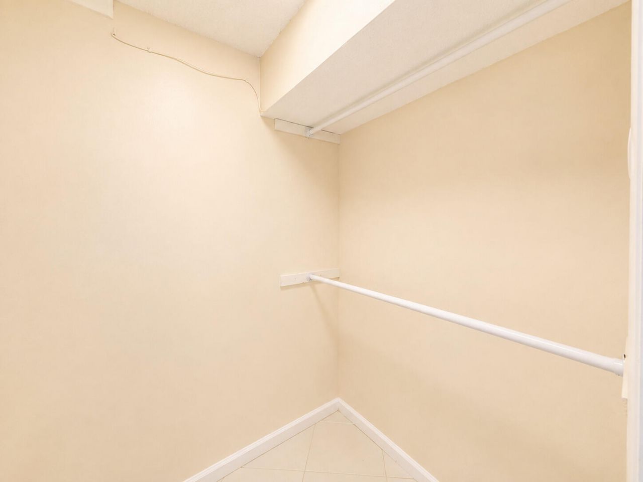 9411 N Hollybrook Lake Drive, Unit 309, Pembroke Pines, FL 33025 Photo