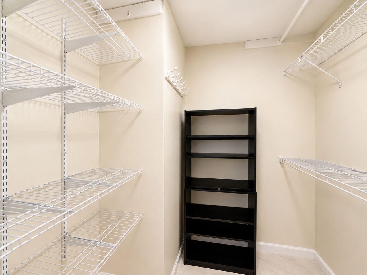 9411 N Hollybrook Lake Drive, Unit 309, Pembroke Pines, FL 33025 Photo