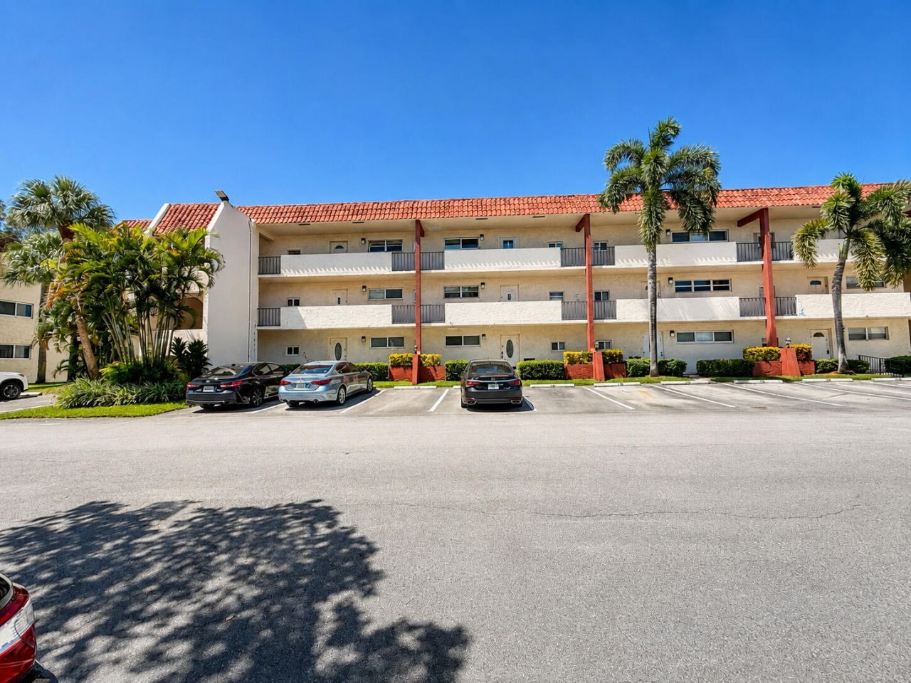 9411 N Hollybrook Lake Drive, Unit 309, Pembroke Pines, FL 33025 Photo