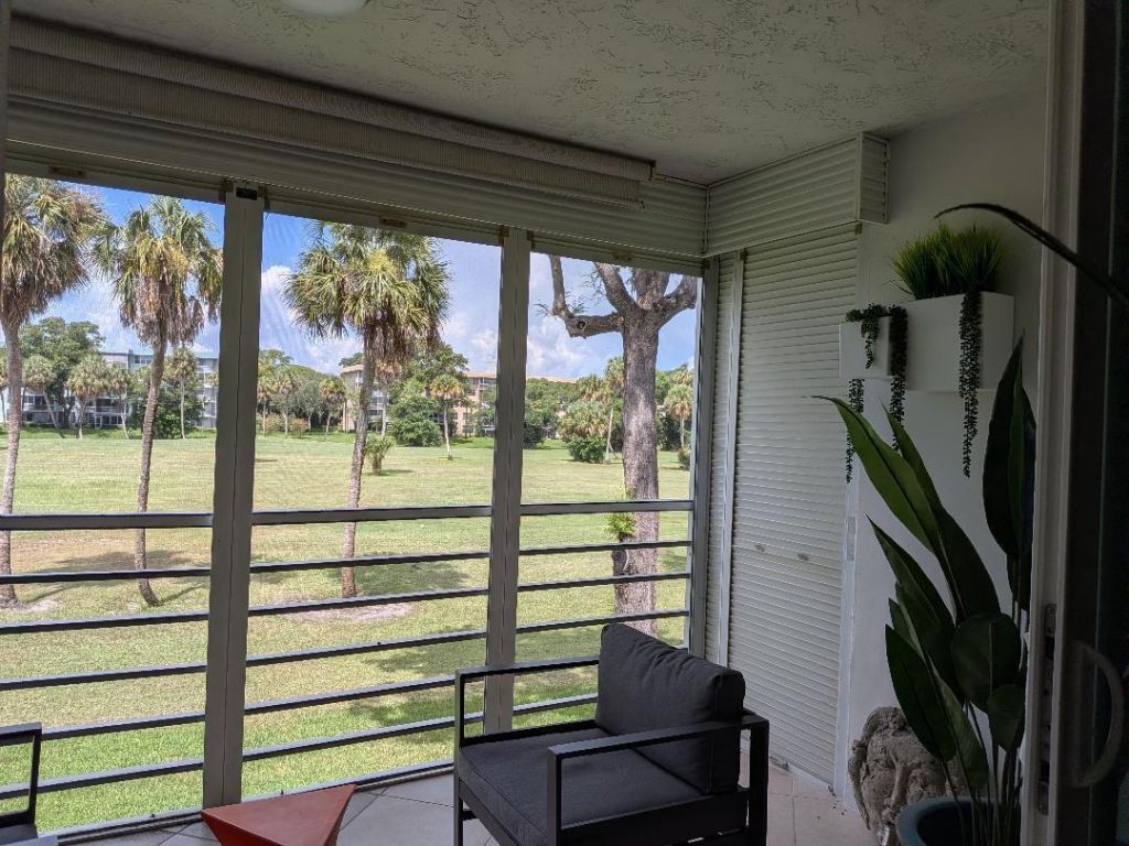 907 Cypress Terrace, Unit 205, Pompano Beach, FL 33069 Photo