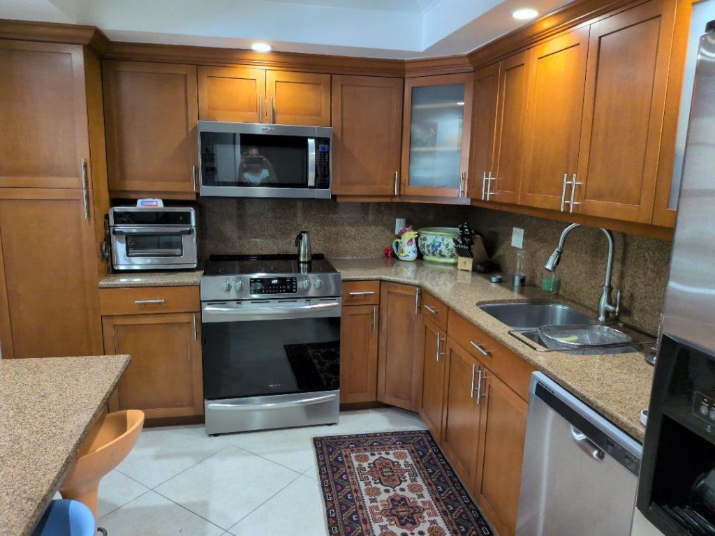 907 Cypress Terrace, Unit 205, Pompano Beach, FL 33069 Photo