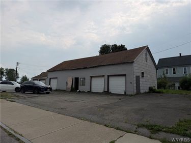 911 S Park Avenue, Buffalo, NY 14210