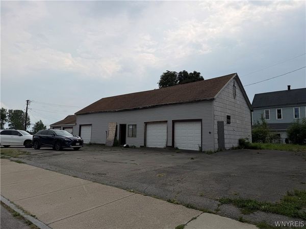 911 S Park Avenue, Buffalo, NY 14210