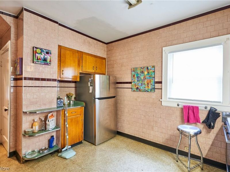 446 E Voris Street, Akron, OH 44311 Photo 10