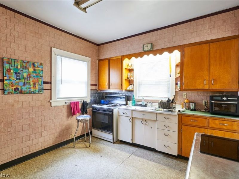 446 E Voris Street, Akron, OH 44311 Photo 12