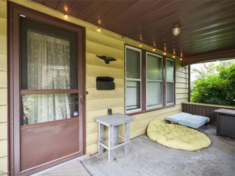 446 E Voris Street, Akron, OH 44311 Photo 2