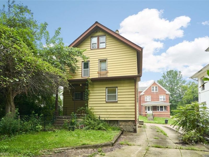 446 E Voris Street, Akron, OH 44311 Photo 3