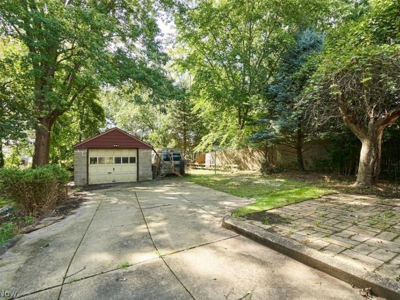 446 E Voris Street, Akron, OH 44311 Photo 4