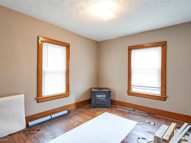 446 E Voris Street, Akron, OH 44311 Photo 9