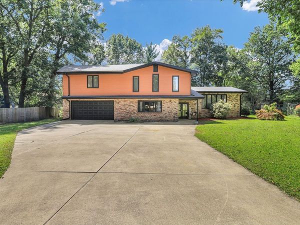 715 Cortez Drive , Forsyth, IL 62535