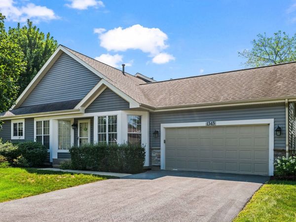 1343 Ridgefield Circle , Carol Stream, IL 60188