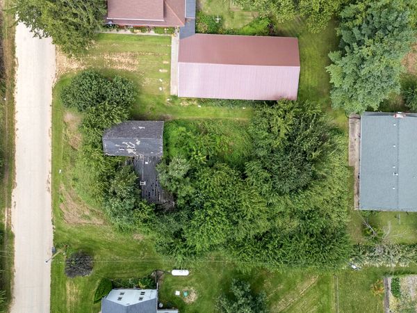 1143 432nd Avenue , Clinton, IA 52732