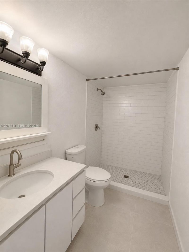 5055 NW 7th St , Unit 1004, Miami, FL 33126 Photo