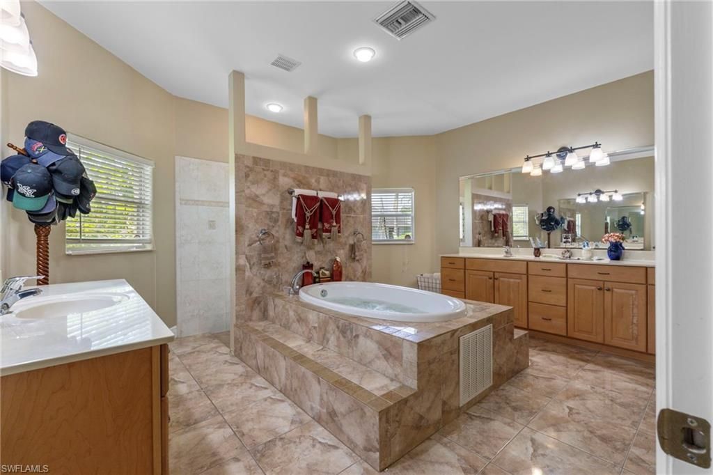 2606 E 9th St , Lehigh Acres, FL 33936 Photo