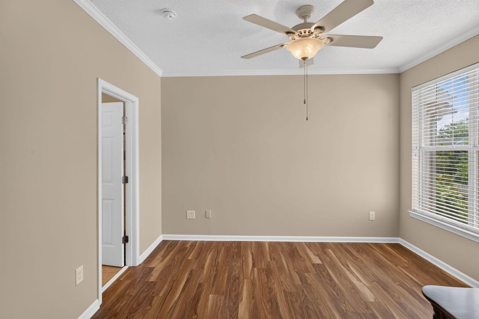 45 Sycamore Avenue Photo 13