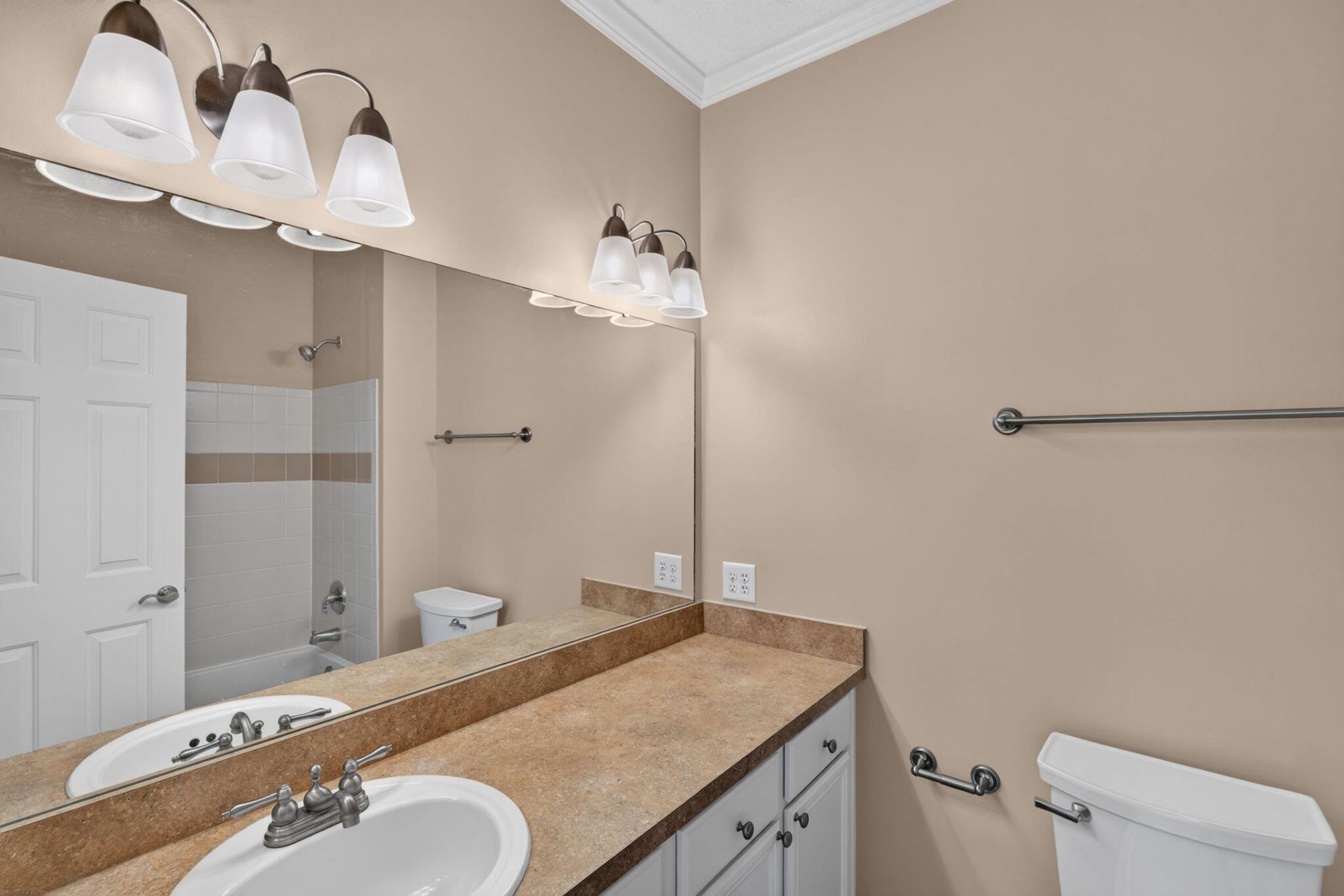 45 Sycamore Avenue Photo 16
