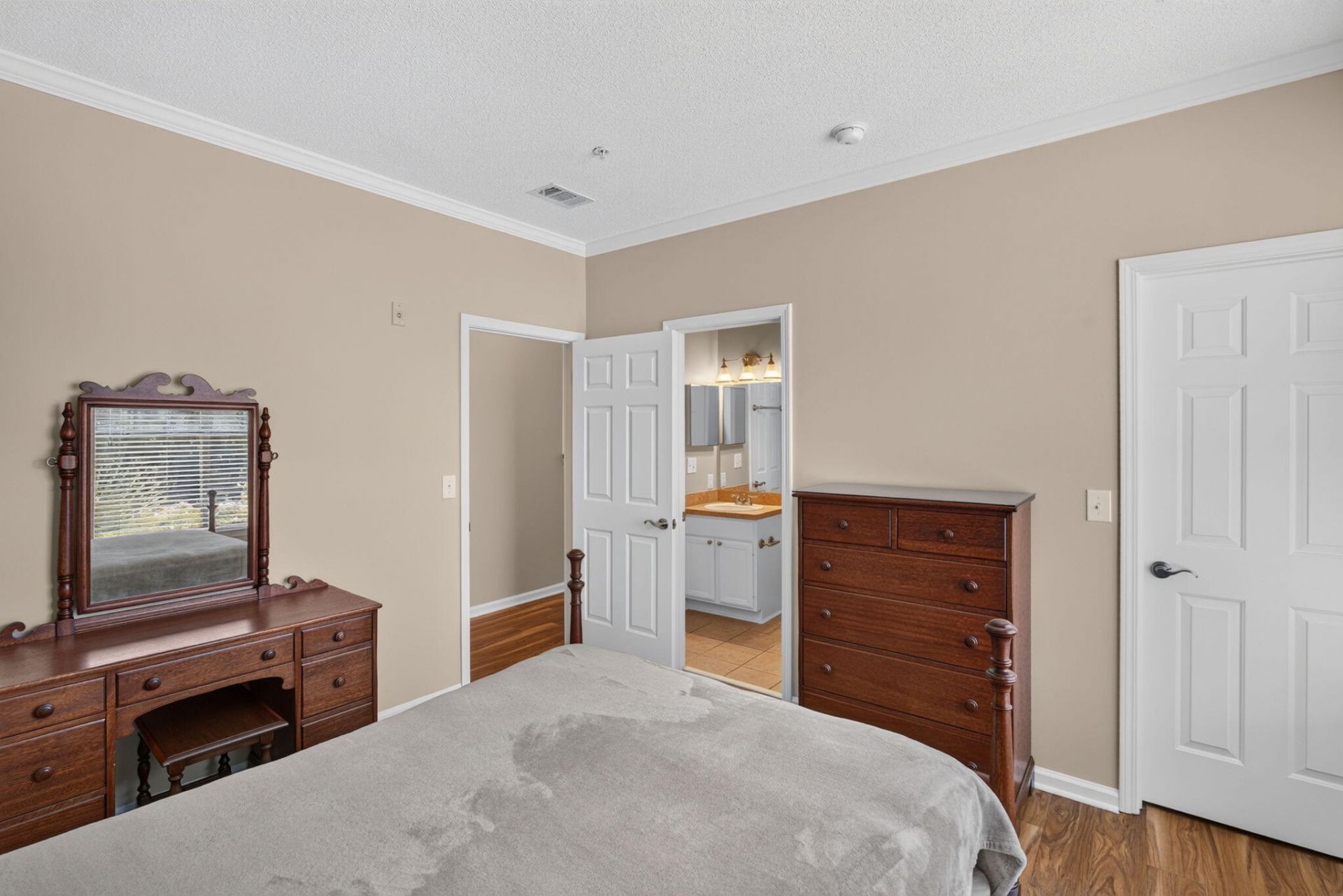 45 Sycamore Avenue Photo 20