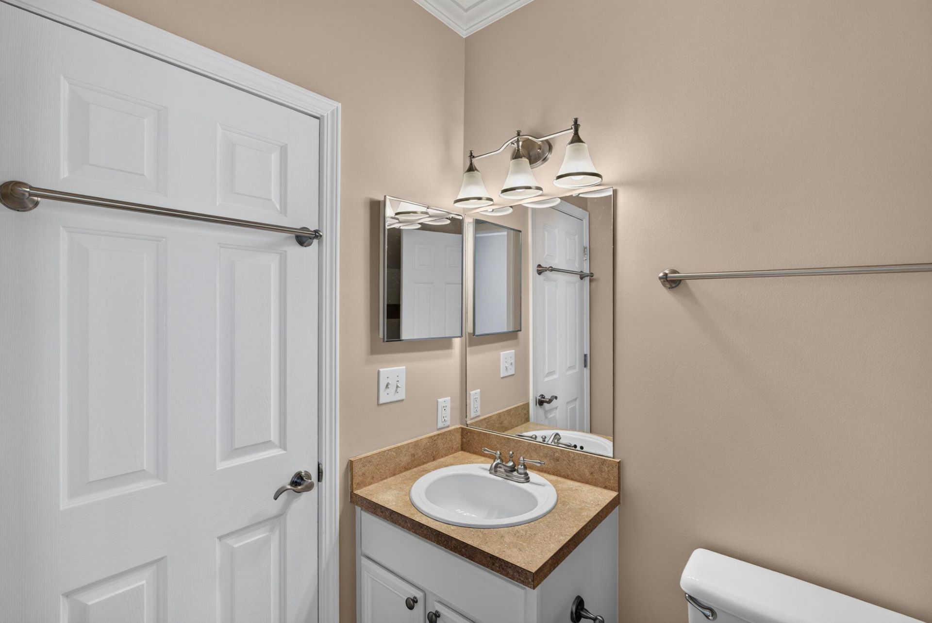 45 Sycamore Avenue Photo 22