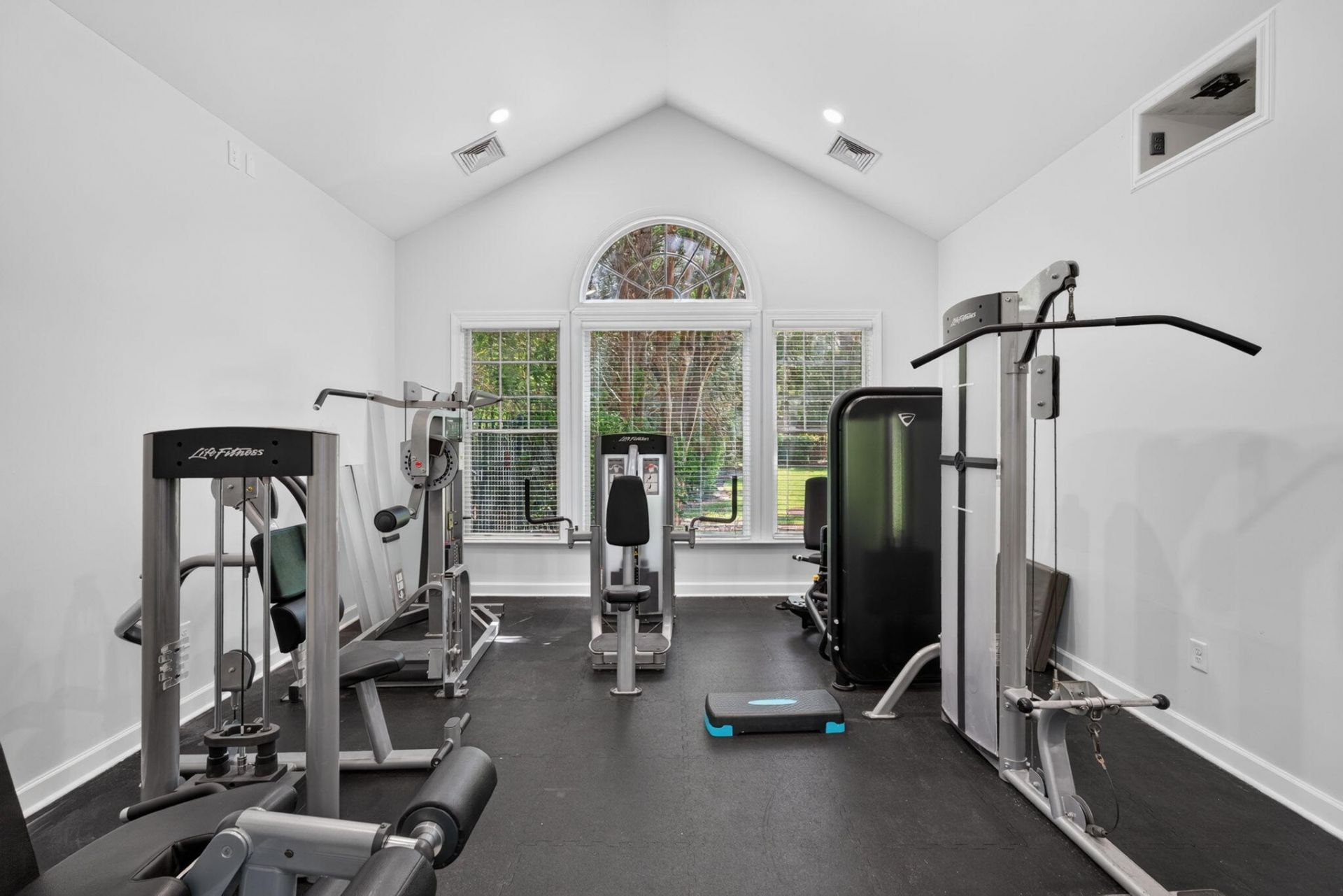 45 Sycamore Avenue Photo 40