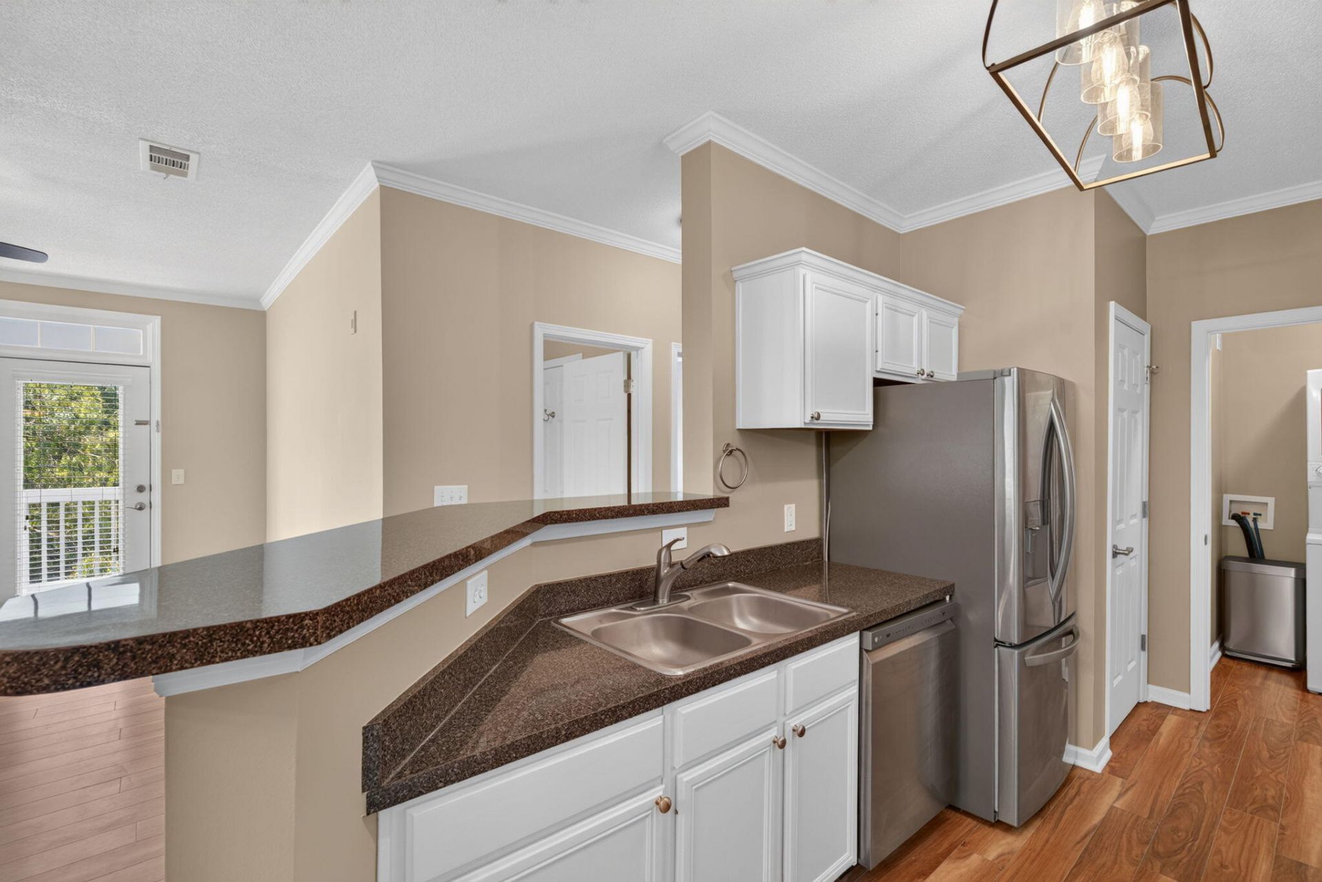 45 Sycamore Avenue Photo 5