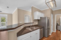 45 Sycamore Avenue photo 4
