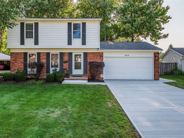 419 Ridgewood Drive , Eastlake, OH 44095