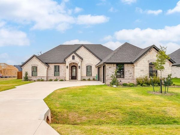 2172 Middlewood Circle, Granbury, TX 76049