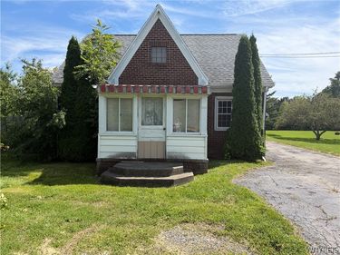 1036 Saunders Sett Road, Lewiston, NY 14305