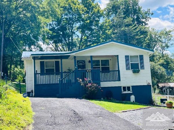 228 Mapleview Rd, Bluefield, WV 24701