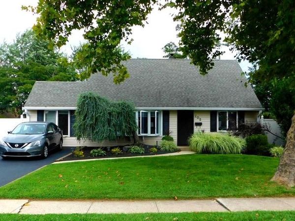 105 QUEEN LILY ROAD, LEVITTOWN, PA 19057
