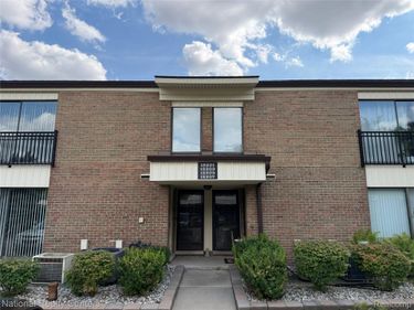 18207 University Park Drive , Livonia, Mi 48152