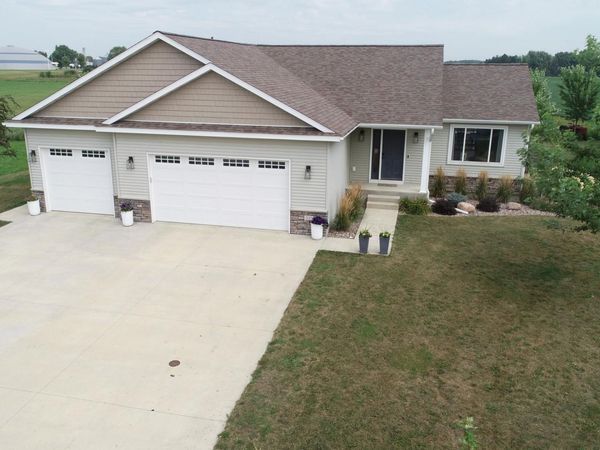 531 Glynn Avenue NE, Grand Meadow, MN 55936