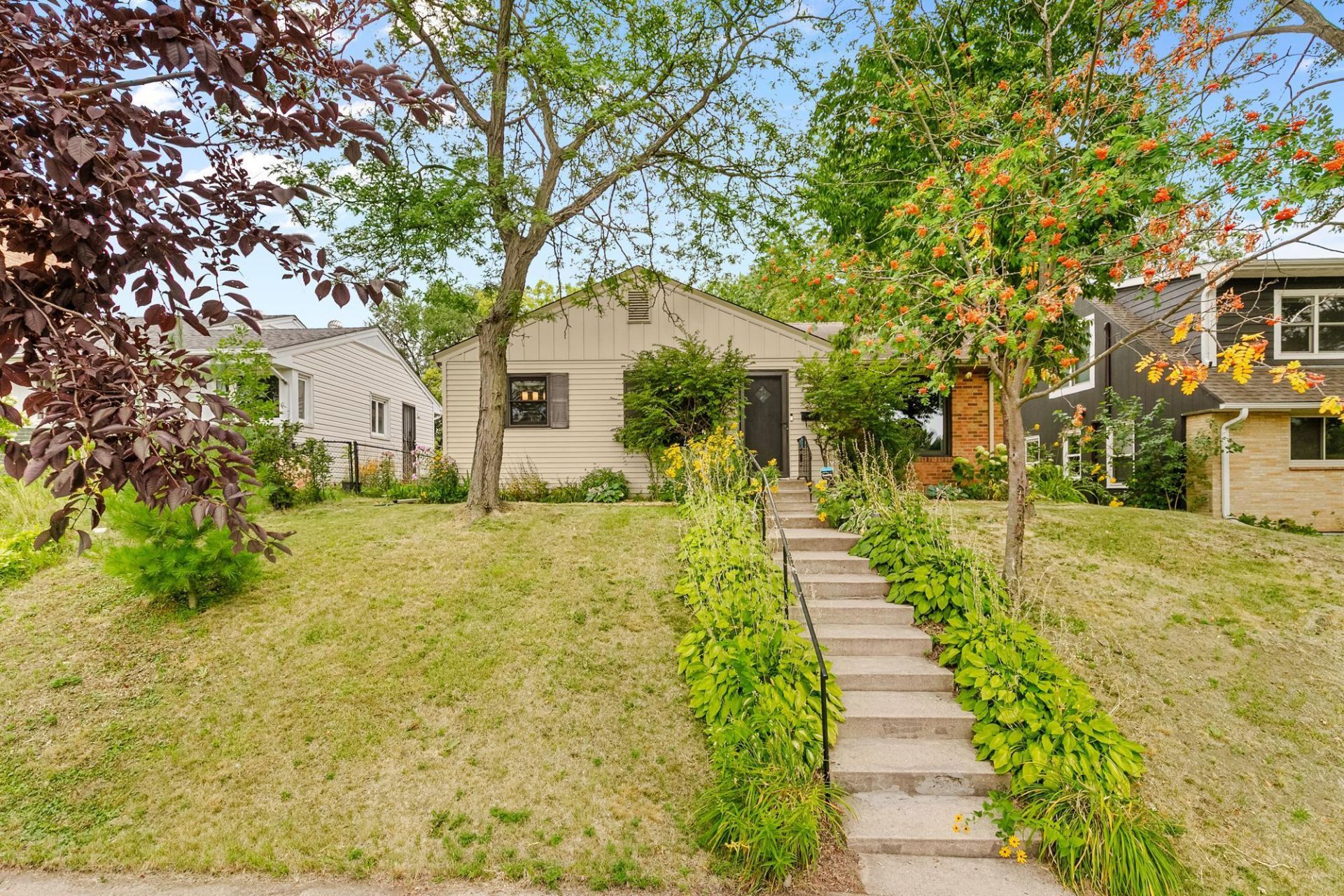 2510 Vincent Avenue N Minneapolis, MN 55411