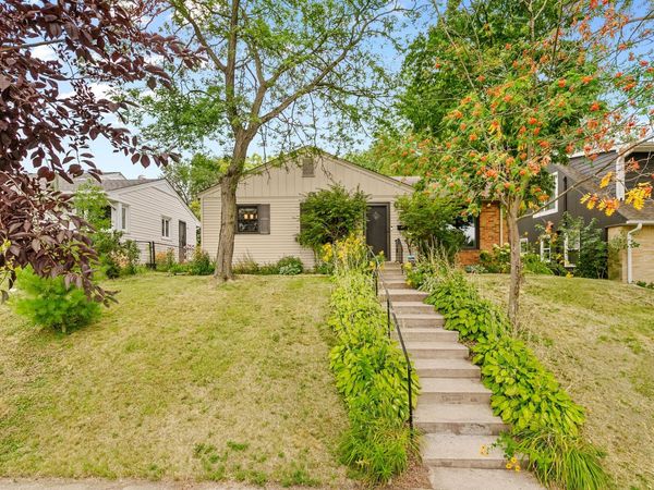 2510 Vincent Avenue N, Minneapolis, MN 55411