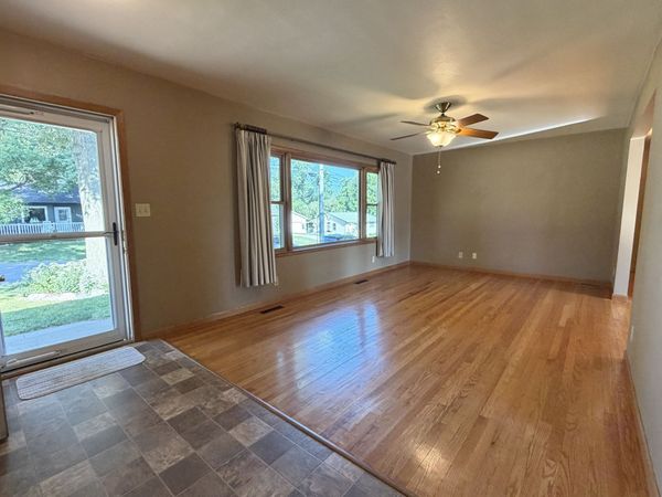 608 E 15th Street S, Newton, IA 50208