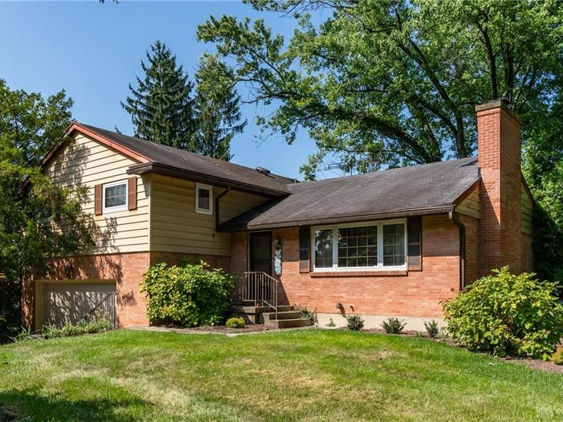 5273 Bittersweet Drive, Washington Township, OH 45429 Photo 2
