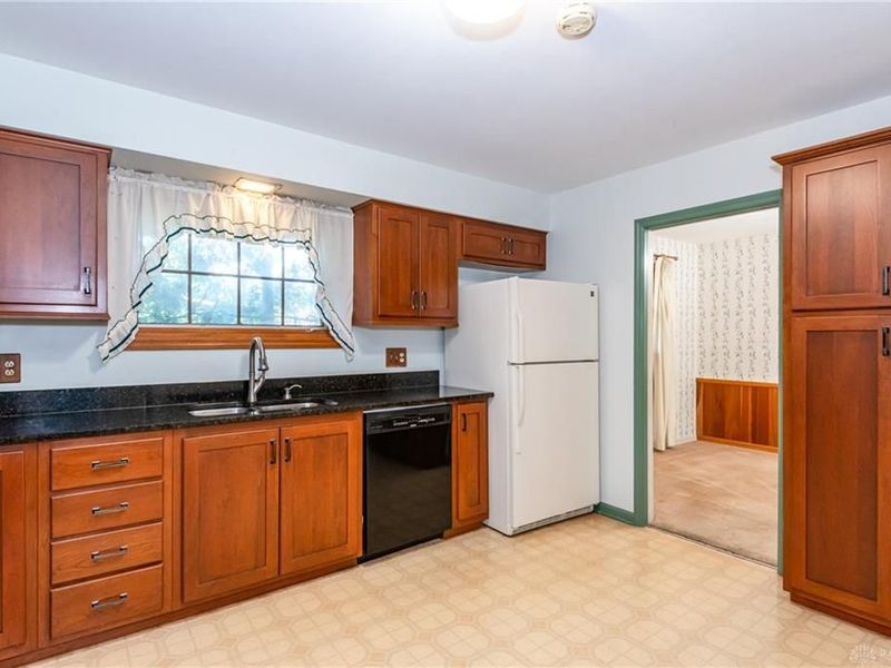 5273 Bittersweet Drive, Washington Township, OH 45429 Photo 9