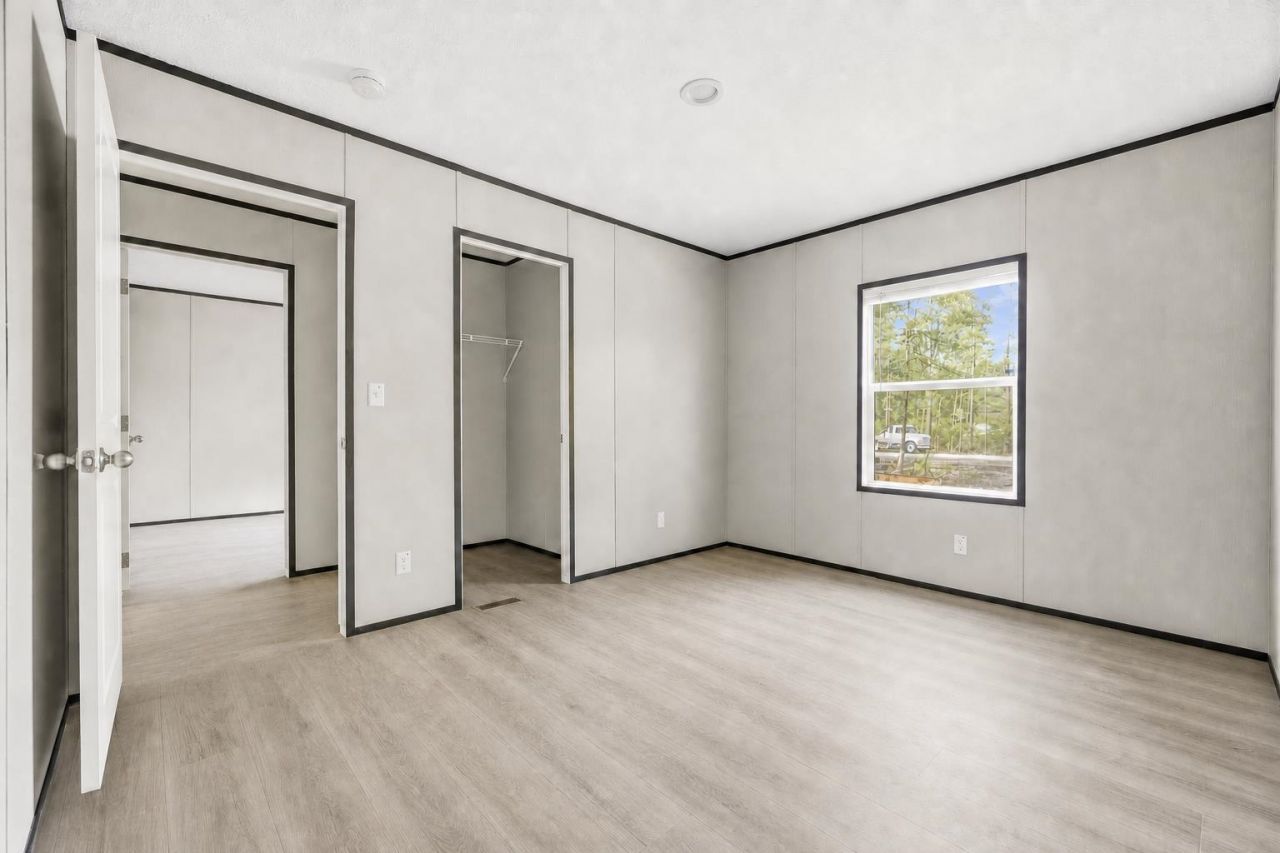 215 Eva Dr.  Photo 12