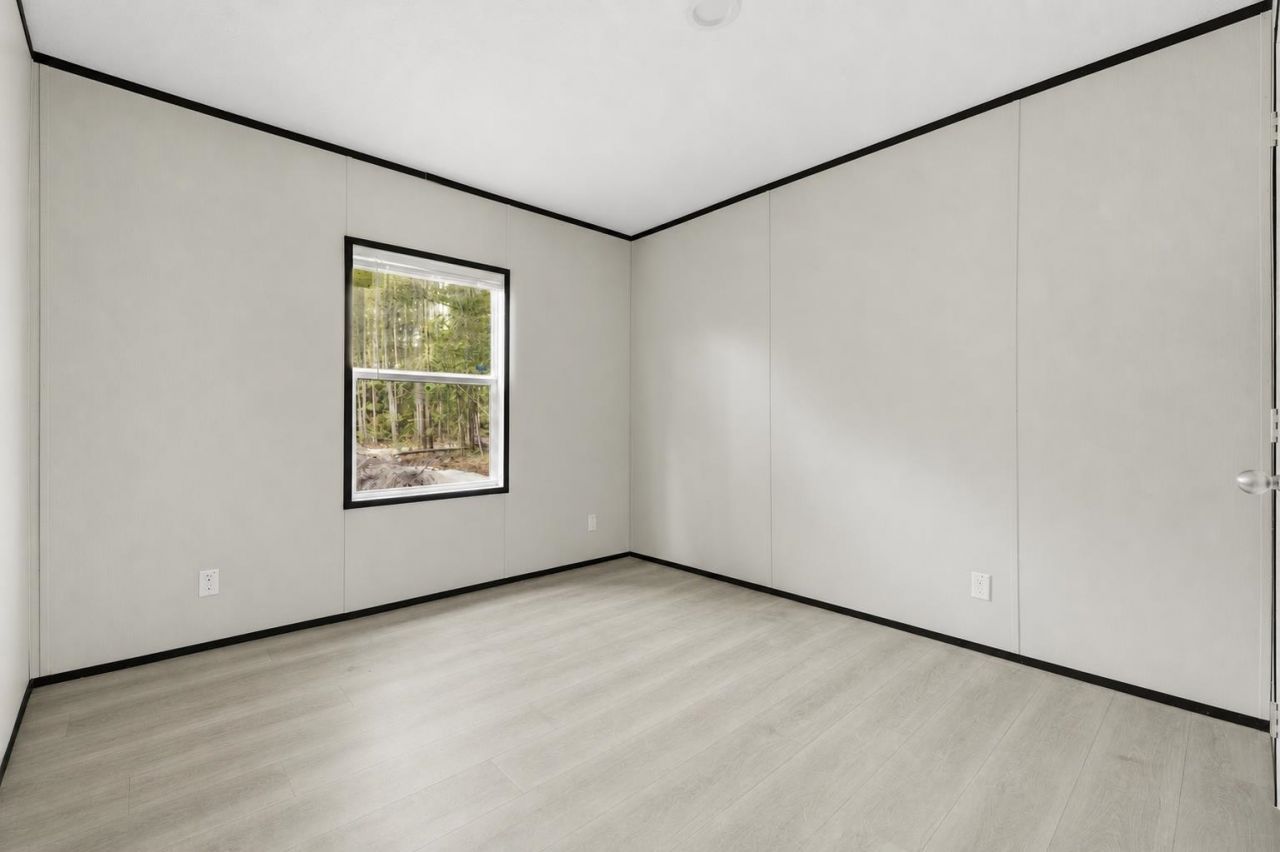 215 Eva Dr.  Photo 19