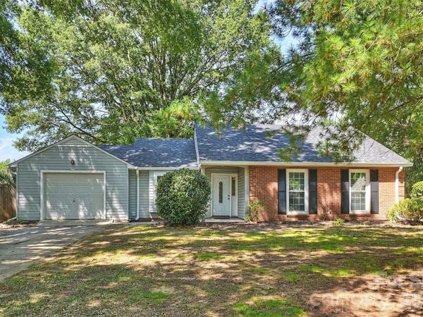 6422 Pineburr Road, Charlotte, NC 28211