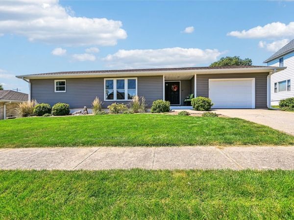 105 2nd Avenue , Keystone, IA 52249