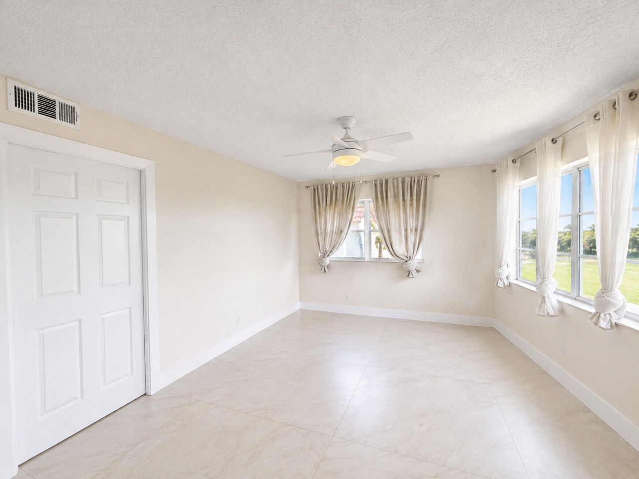9411 N Hollybrook Lake Drive, Unit 310, Pembroke Pines, FL 33025 Photo