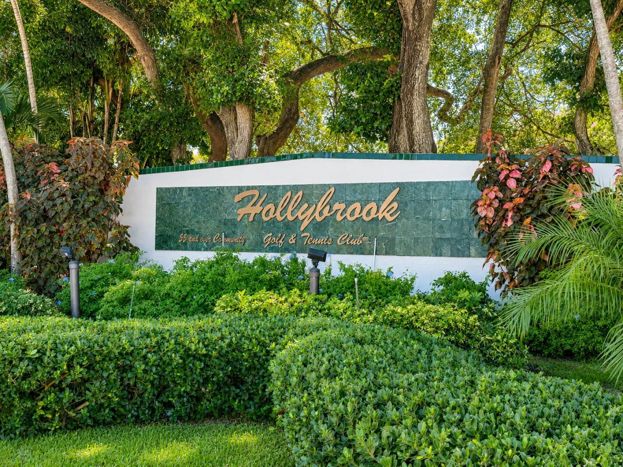 9411 N Hollybrook Lake Drive, Unit 310, Pembroke Pines, FL 33025 Photo