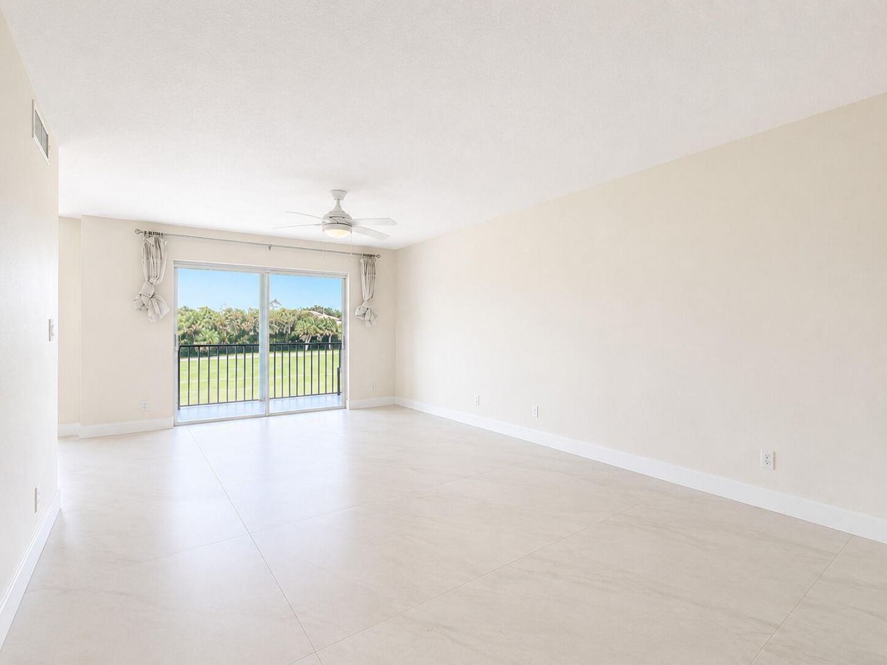9411 N Hollybrook Lake Drive, Unit 310, Pembroke Pines, FL 33025 Photo