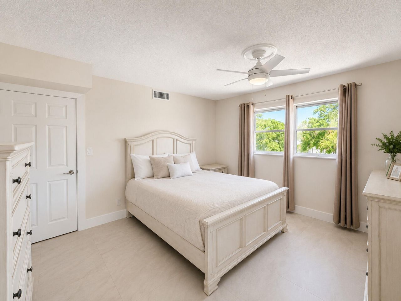 9411 N Hollybrook Lake Drive, Unit 310, Pembroke Pines, FL 33025 Photo