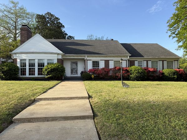 452 Walnut St , Jackson, TN 38301