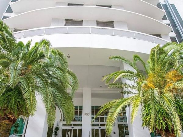 950 Brickell Bay Dr, Unit 902, Miami, FL 33131