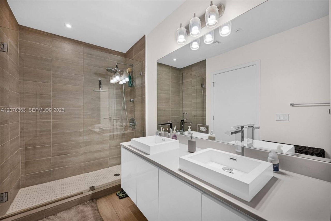 1600 SW 1st Ave , Unit 802, Miami, FL 33129 Photo