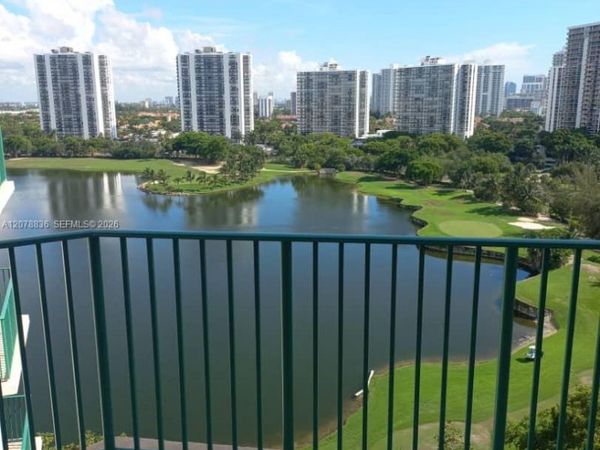 20000 E Country Club Dr , Unit 1212, Aventura, FL 33180
